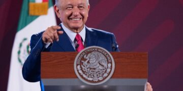 AMLO entregará bastón de mando de Morena a quien gane encuesta