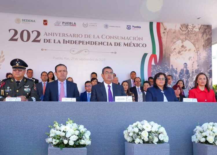 Céspedes preside ceremonia por 202 aniversario de consumación de Independencia