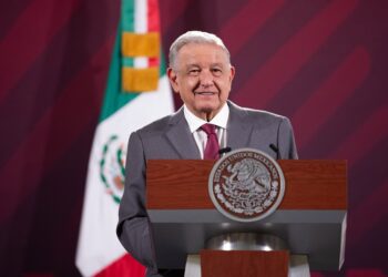 AMLO rechaza participación de García Harfuch en desaparición de los 43 de Ayotzinapa