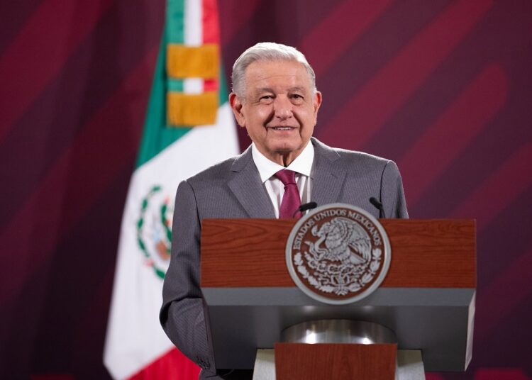 AMLO rechaza participación de García Harfuch en desaparición de los 43 de Ayotzinapa