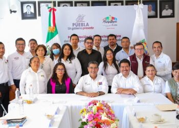 El gobernador Sergio Salomón sostuvo reunión de trabajo con autoridades de Mazapiltepec