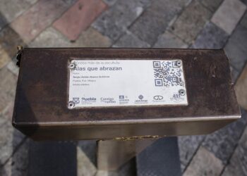 Eduardo Rivera crítica el vandalismo en la escultura de las alas de la calle 6 oriente
