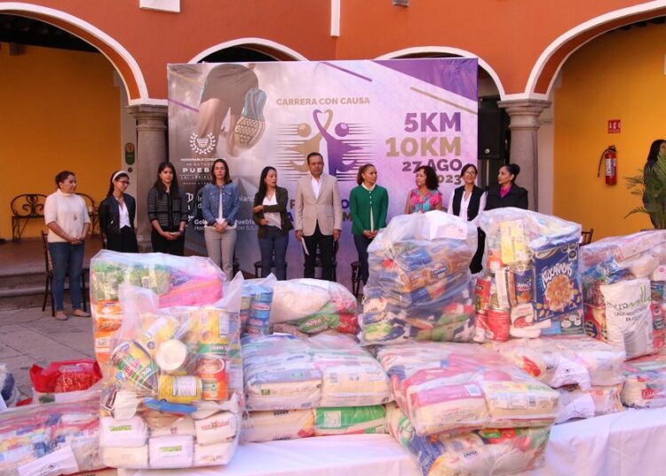 Voluntariado del Congreso entrega lo recaudado en carrera Por Amor al Prójimo