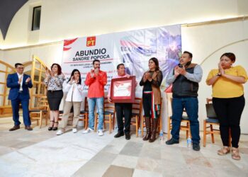Reconocen a Abundio Sandre en Congreso de Puebla