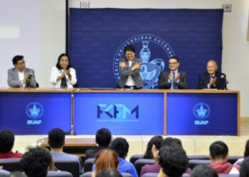 Lilia Cedillo inaugura el XI Encuentro de Ciencias Luis Rivera Terrazas