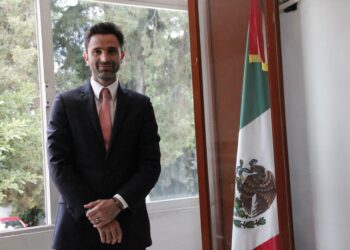 Llama Rodrigo Abdala a construir sociedad más fuerte e informada