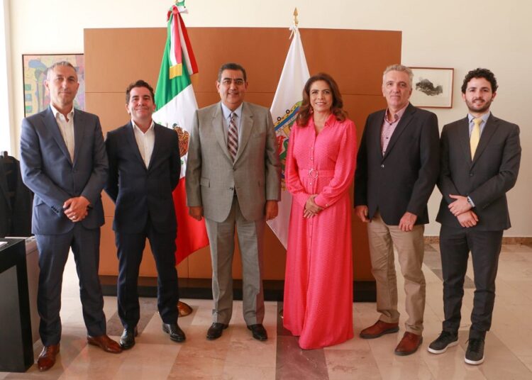 Firma española fabricante de baterías de litio invertirá en Puebla