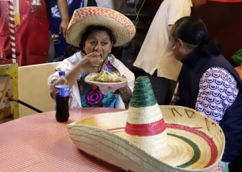 Restaurantes registran bajo nivel de reservaciones para Noche Mexicana