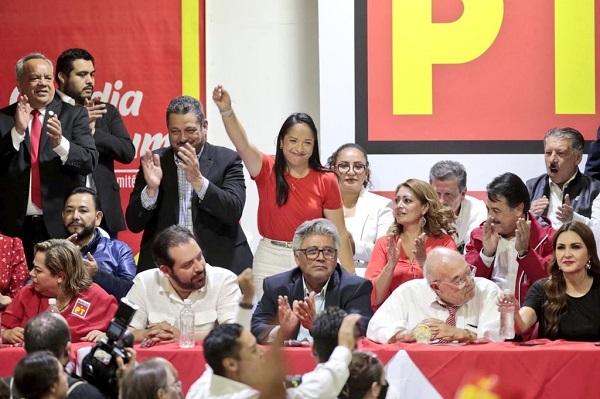 Dirigencia nacional del Partido del Trabajo cobija a Liz Sánchez