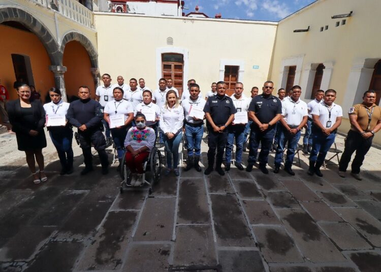 San Pedro Cholula capacita a policías en lengua de señas