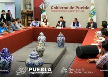 Tlatehui y Aquino se reúnen con representantes de pueblos originarios de Cholula