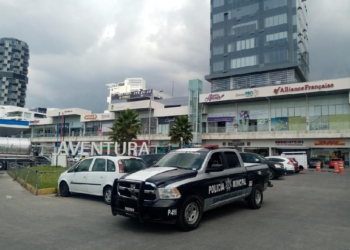 Detienen a sujeto por robar licor y ropa en comercio de San Andrés