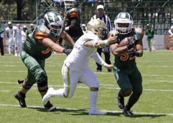 Los Aztecas UDLAP arranca la temporada con victoria ante Potros UAEM