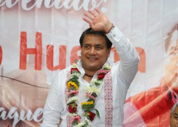Con fuerza y con respaldo social, se registra Julio Huerta para candidatura de Morena