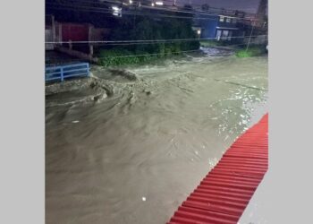 Río Alseseca se desborda por intensa lluvia