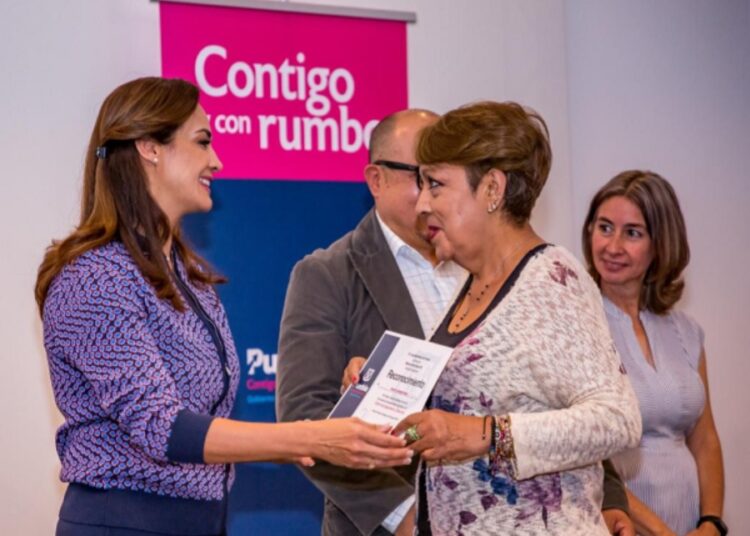 Se gradúan del Centro de Capacitación y Desarrollo OXXO-SMDIF Puebla