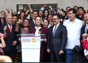 Sheinbaum se reúne con diputados federales de Morena para ratificar unidad