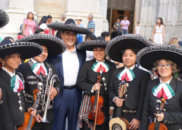 Gobernador participa en Desfile Conmemorativo de la Independencia en NY
