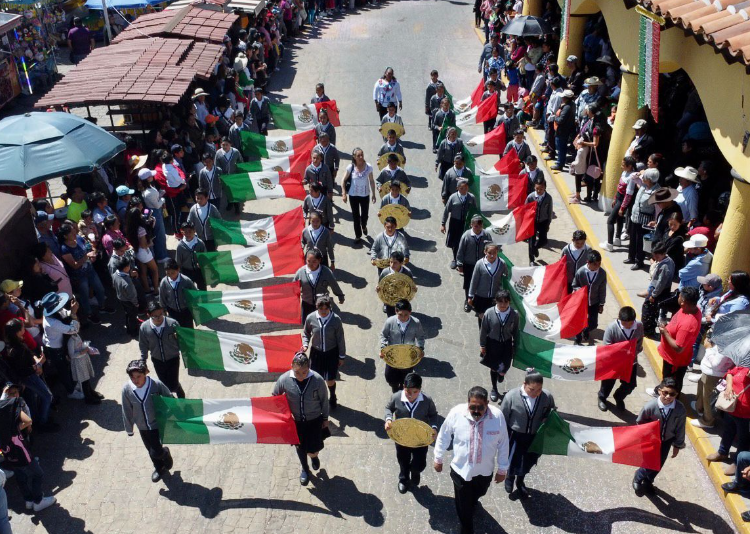 Celebran a lo grande las Fiestas Patrias en Chignahuapan