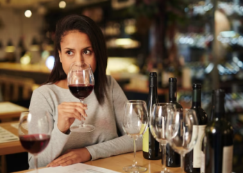 Cata de vinos con maridaje en beneficio de Cruz Roja: Club Rotario