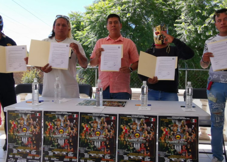 Firman contrato del “cuadrangular de la muerte”  en la Arena Solís