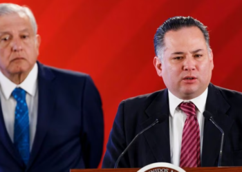 Muestran pruebas que implican a Santiago Nieto en fabricación de delitos con fines políticos