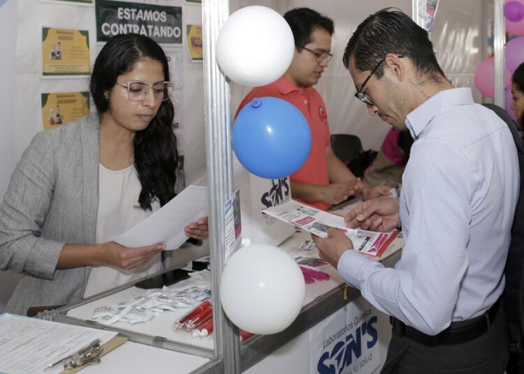 7 de cada 10 personas consiguen trabajo en ferias de empleo