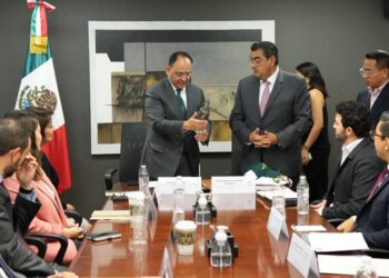 Céspedes promueve mezcal poblano en EE.UU.