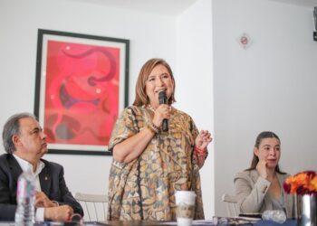 Obras ‘faraónicas’ de AMLO se ‘están chupando presupuesto’: Xóchitl Gálvez