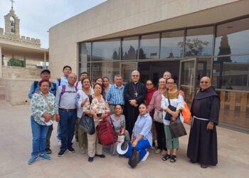 Regresan 17 poblanos que estaban varados en Israel