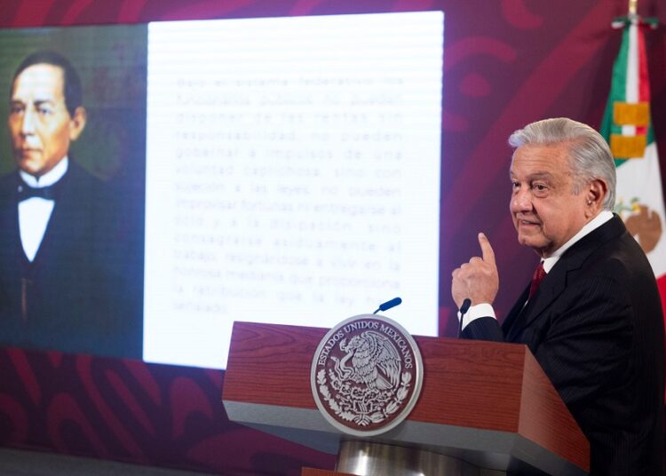 AMLO propone destinar ahorro por eliminación de fideicomisos en PJF a becas