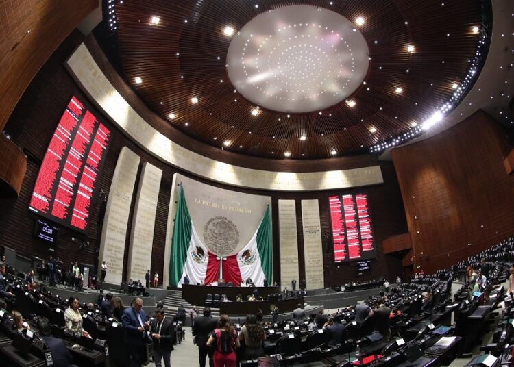 Diputados eliminan fideicomisos del Poder Judicial, pese a protestas