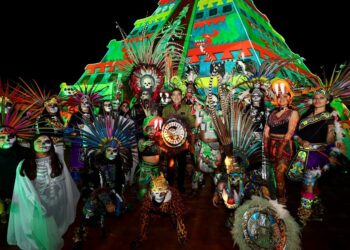 Céspedes asiste al Festival de la Luz y de la Vida de Chignahuapan