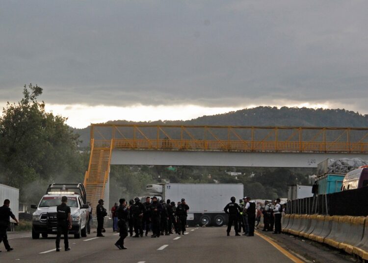 El cierre de carreteras no debe ser la constante: Sergio Salomón (Video)