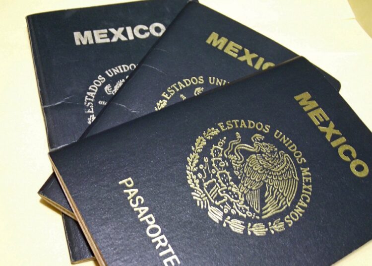 ¿Qué debo hacer para tramitar o renovar mi pasaporte?
