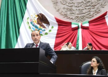 Luisa Alcalde no ofrece respuesta a cuestionamientos de Mario Riestra