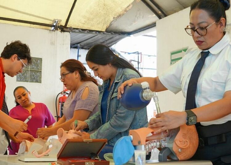 Capacitan a personal médico de Policía Auxiliar