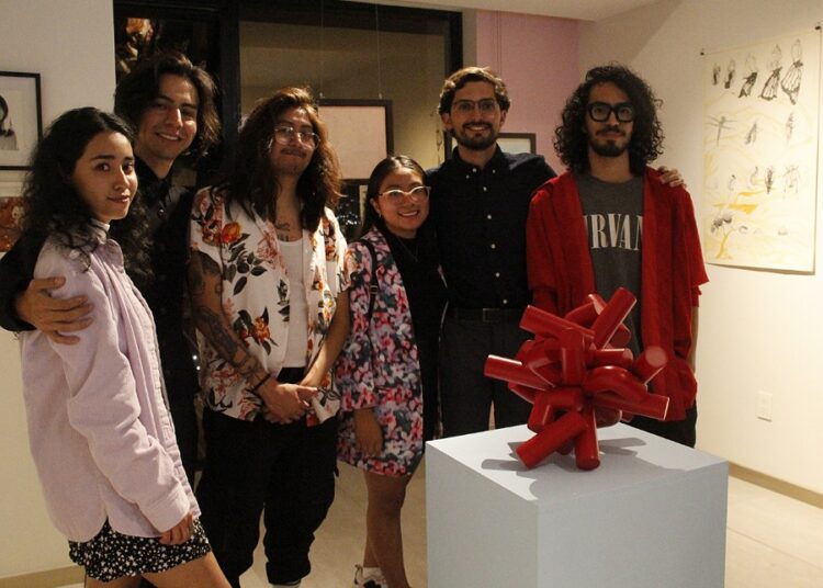 11 artistas emergentes presentan exposición artística ‘Formato libre’