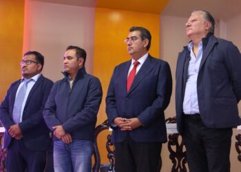 Céspedes asiste a segundo informe de alcalde de Chalchicomula