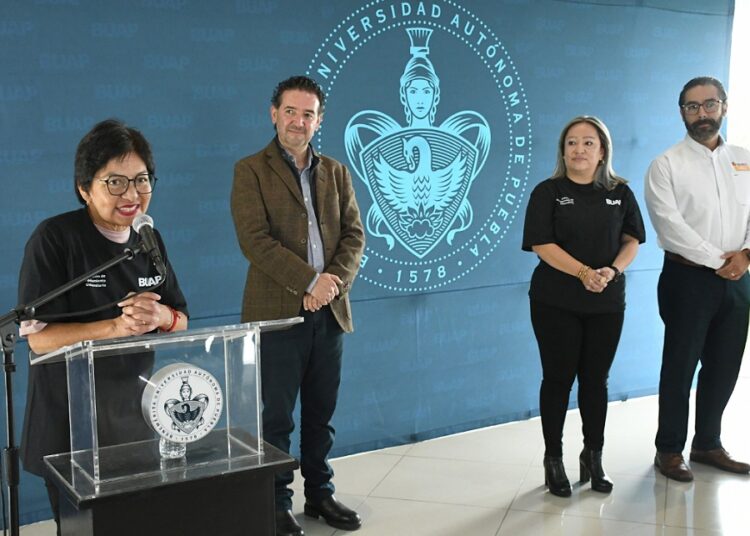 Lilia Cedillo inicia campaña ‘Decisión es compartir BUAP 2023’