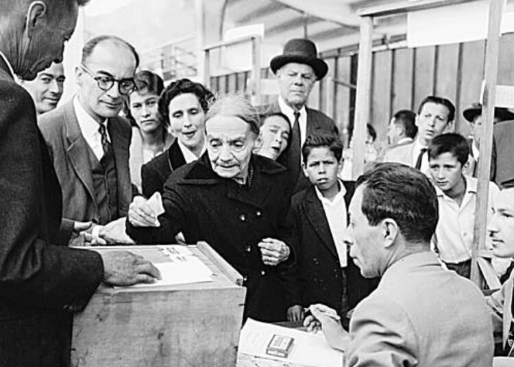 Se cumplen 70 años del derecho de la mujer al voto 