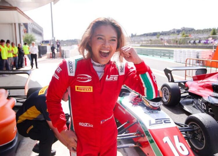 Bianca Bustamante, primer mujer en Driver Development F1
