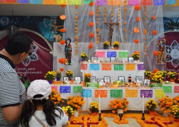 Qué poner en una ofrenda para Día de Muertos