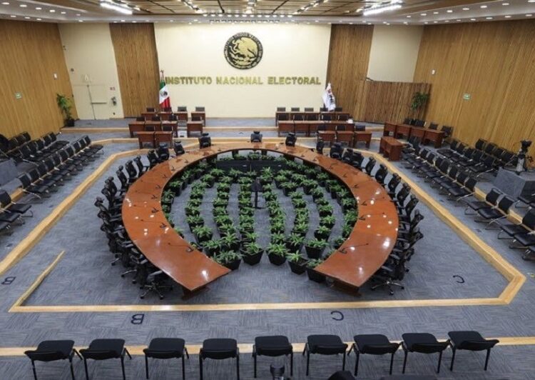 INE aprueba acuerdo para postular a 5 mujeres en 9 gubernaturas