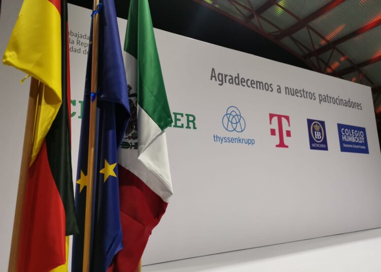 Colegio Humboldt es sede de celebración del Día de la Unidad Alemana