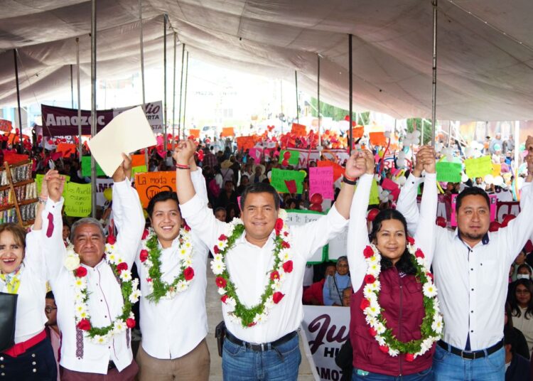 Julio Huerta suma apoyos en Amozoc