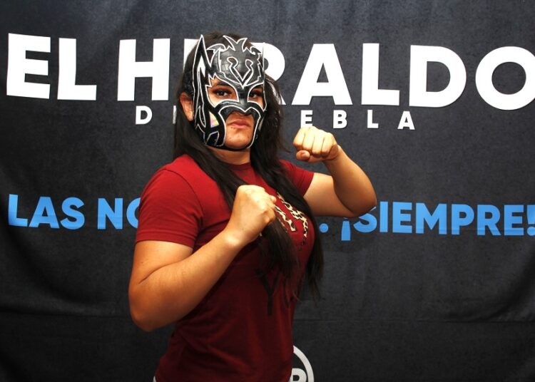 Lady Metal debuta en Arena Puebla