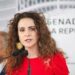 Nancy de la Sierra levanta la mano para la gubernatura