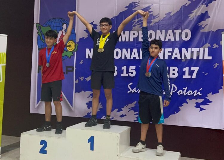 Poblanos se consagran en Nacional Infantil de halterofilia
