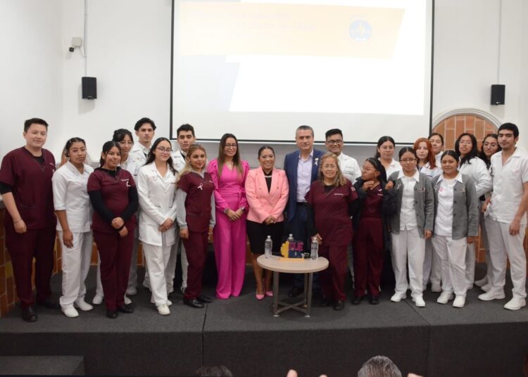 Promueve Universidad de la Salud conciencia sobre cáncer de mama